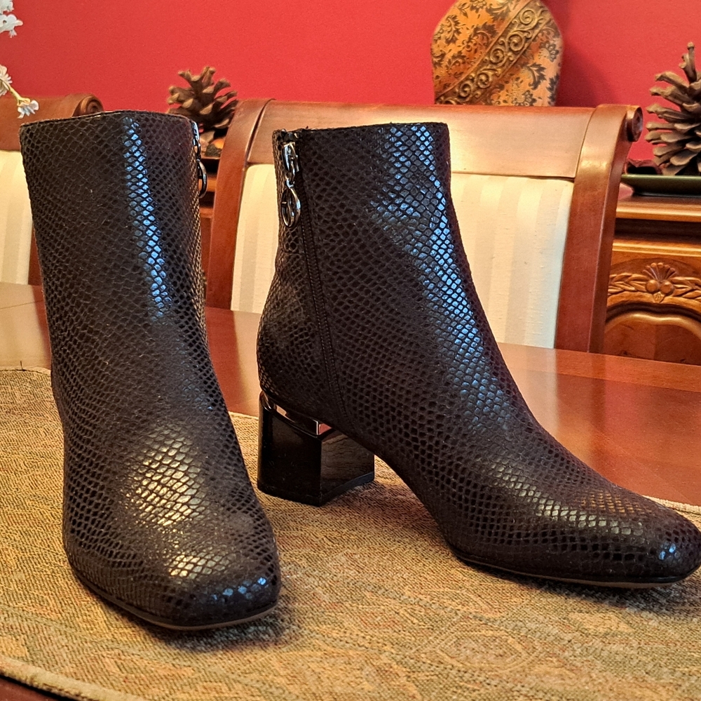 Franco Sarto Black Snakeskin Marquee Boots Size 8.